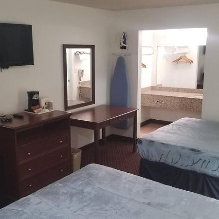 Hotel 2 Queen Beds Hotel Room 222 Wi-Fi Hot Tub Booking Stillwater Exterior foto